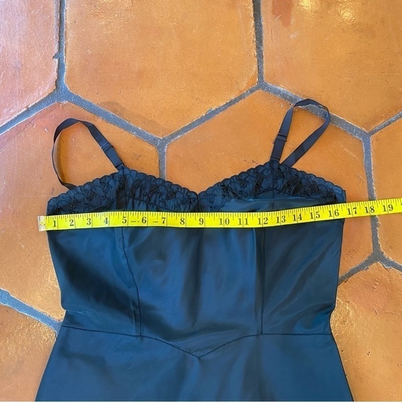 Vintage 1950s Slip Dress Black Lace Eyelet Barbizon Pinup lingerie Size 13 - Picture 8 of 10